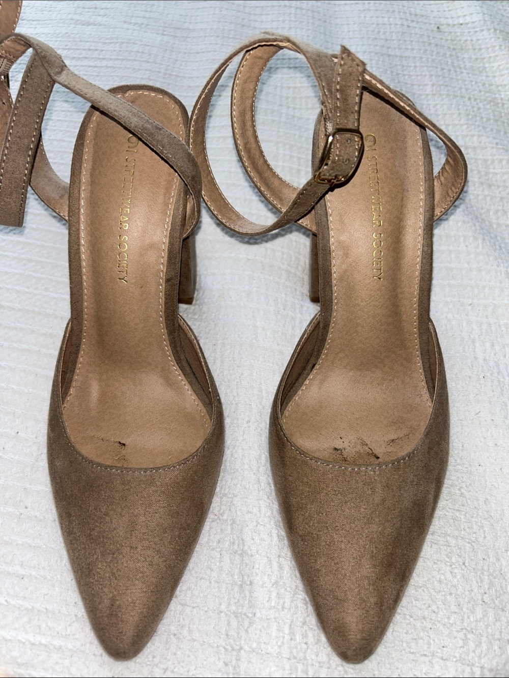 Dressy Pointed-Toe Ankle-Strap Heels in Taupe size 9